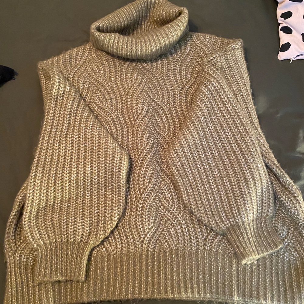 Turtle neck sweater